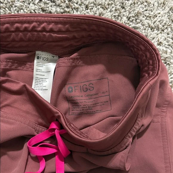FIGS Mauve Scrub Pants with Hot Pink Drawstring - Picture 2 of 4